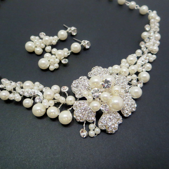 زفاف - Rhinestone and pearl necklace and earrings, Bridal necklace and earrings, Wedding jewelry set
