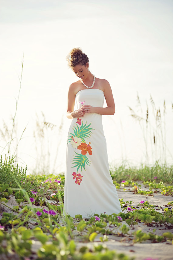 Hochzeit - Strapless Beach Wedding Dress