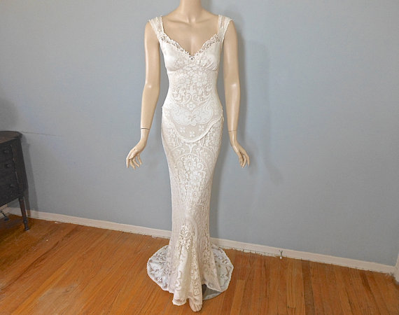 Hochzeit - Cream Mermaid WEDDING Dress VINTAGE BoHo wedding dress LACE Wedding Dress Sz Medium