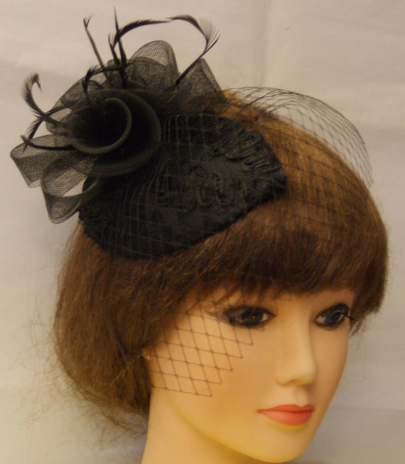 Hochzeit - Bridal fascinator,Vintage inspired Tear drop hat  & birdcage veil 2 Pc .bridal accessories Hair piece, Feather crinoline rose