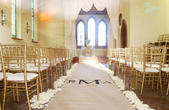 Mariage - Reserved for Megan- 8m Burlap Aisle Runner, bouquet wrap, and 4 pillows.
