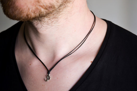 Mariage - Men's necklace with a black cord and a silver ohm pendant, Om necklace for men, groomsmen gift for him, men's jewelry, yoga jewelry, hindu