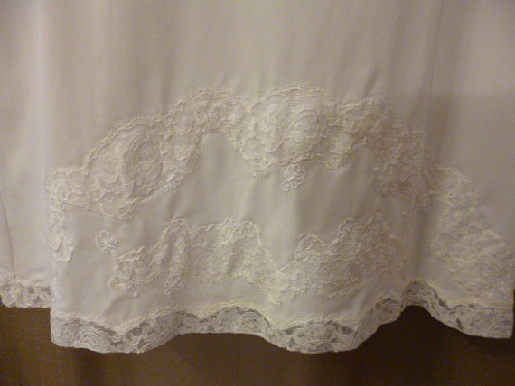 Hochzeit - 60s FISCHER Heavenly Lingerie Slip, Half Slip, Lace 7 inch border, White, Very Collectible,  Medium, EXCELLENT