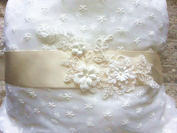 Hochzeit - ivory bridal sash, wedding sash, bridal belt, wedding belt, ivory sash, lace applique sash
