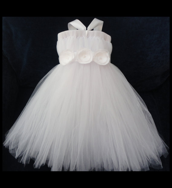 Hochzeit - White Flower Girl Dress
