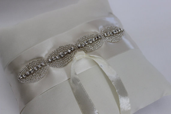 Hochzeit - little glam... natural cotton ring pillow