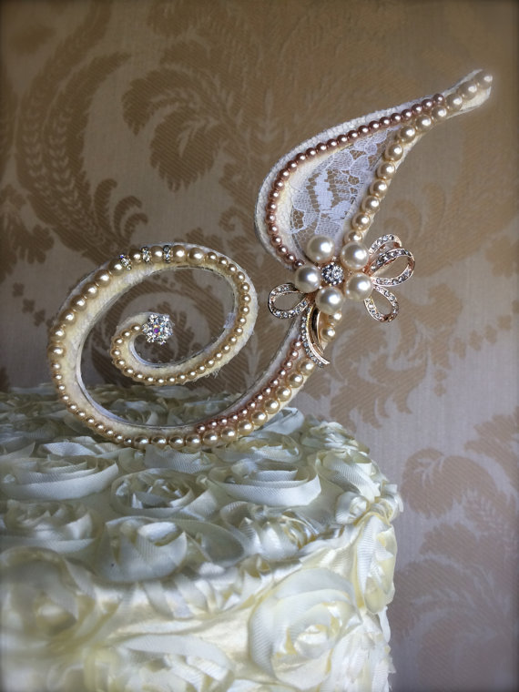 زفاف - custom monogram wedding pearl cake toppers with lace, pearls brooch wedding cake topper unique wedding keepsakes wedding idea cake topper