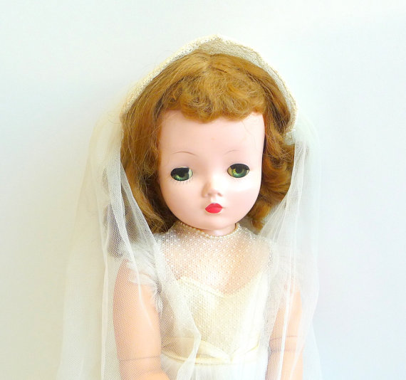 Hochzeit - BINNIE/CISSY - Madame Alexander - 1950s - Bride Doll - Veil - Gown - Shoes - Wedding Centerpiece - Gift - Flower Girl - Retro Mid Century