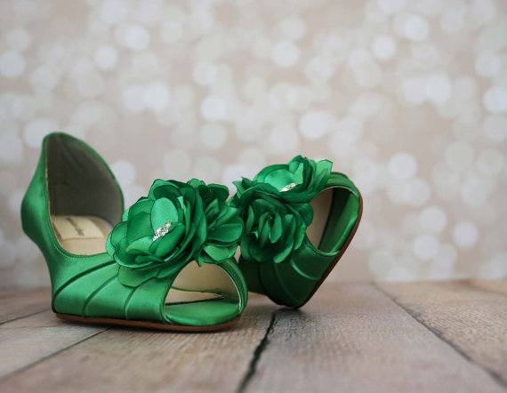 Hochzeit - Wedding Shoes -- Green Peep Toe Wedding Shoes with Matching Trio of Flowers Adornment