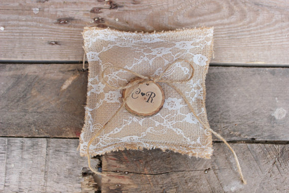 Свадьба - ringbearer pillow .personalized rustic wedding pillow . small lace burap ringbearer pillow . ring bearer alternative pillow