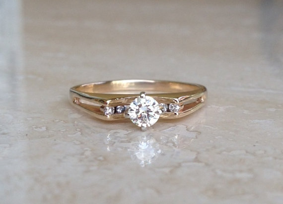زفاف - Stunning 14k Diamond Engagement Ring TCW .24 Size 8.25 and Weighing 2.54 grams