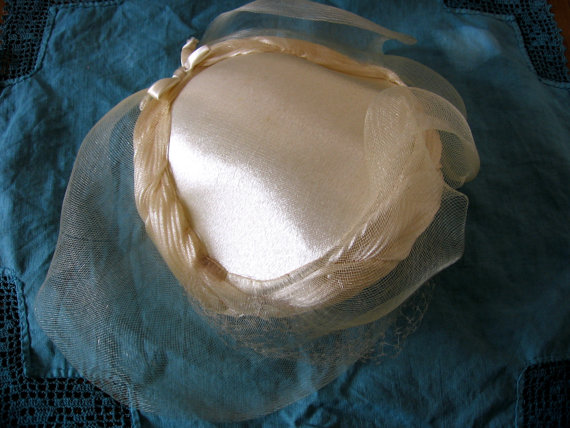 Hochzeit - Vintage Wedding Hat Bryant Hats, N. Y. City 1950's White Hat with Veils, Butterflies and Seed Pearl Accents