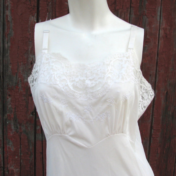 Wedding - Colony Club Sexy White Full Slip Vintage 1960s Floral Lace Trim Bombshell Pin Up Dress Slip