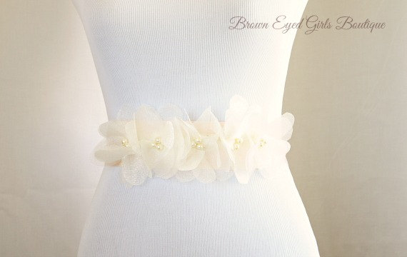 زفاف - Vera Wang Inspired Ivory Organza Bridal Sash, Ivory Wedding Belt, Ivory Bridal Belt -Ivory Organza Flowers