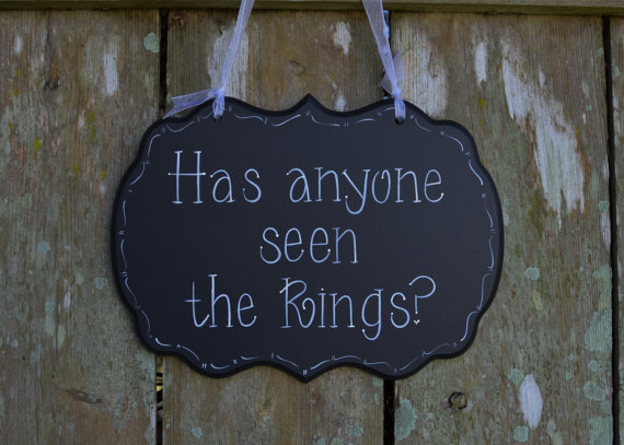Mariage - Hand Painted Wooden Cottage Chic Wedding Sign / Ring Bearer Sign / Funny Ring Bearer Sign, "Has anyone seen the Rings."