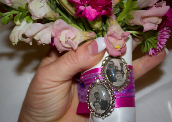 زفاف - 4 KITs to Make 4 Vintage Oval Wedding Bouquet Charms (18mmx 22mm inside ) Includes 4 pendants, 4 crystal clear domed glass and adhesive