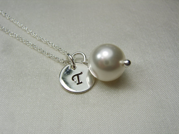 Mariage - Pearl Bridesmaid Jewelry Set of 7 - Pearl Initial Necklace Bridesmaid Gift Monogram Bridal Party Gifts
