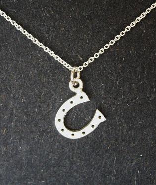 زفاف - LUCKY Sterling Silver Horseshoe Pendant Necklace