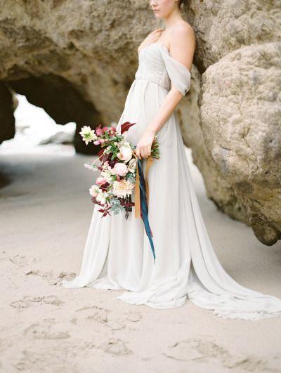 Hochzeit - Romantic Seaside Wedding Inspiration