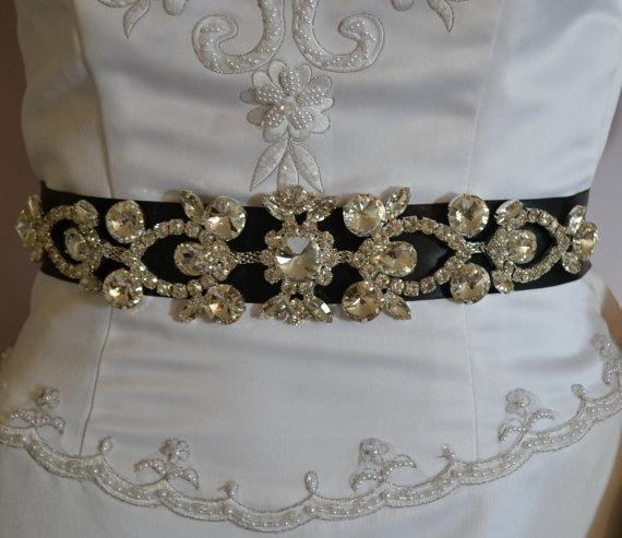 زفاف - Wedding Sash, Rhinestone Bridal Sash, Black, Ivory or White  Wedding Belt,  Rhinestone and Applique. Bridesmaid Sash