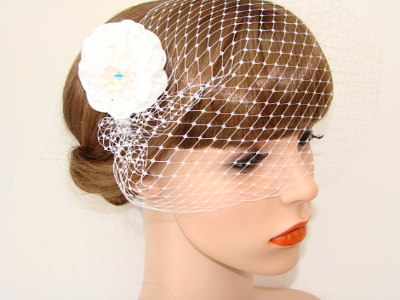 Mariage - White Veil Bridal Headpiece - Birdcage Veil Fascinator Silk Flower Bridal Fascinator - Bridal Veil with Flower Bridal Hair Clip Wedding VEIL