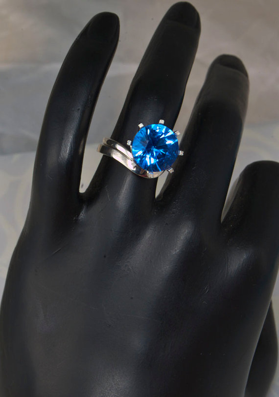 زفاف - Electric Blue Topaz Color Engagement Ring