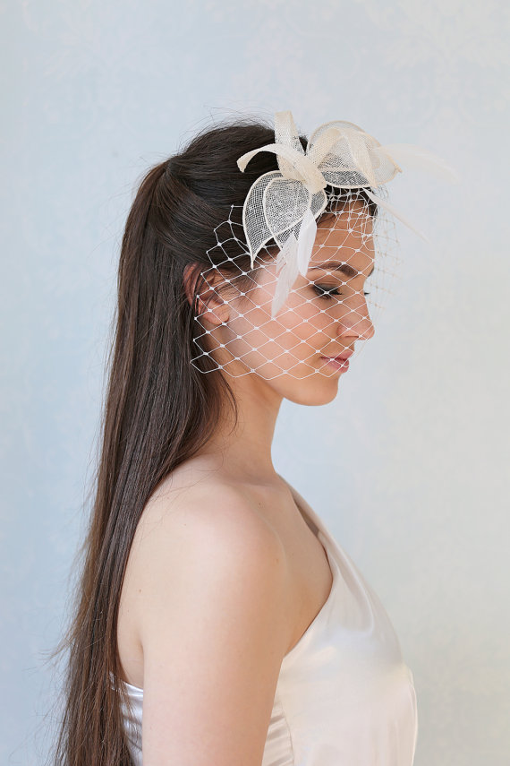 Mariage - Bridal veil with feather fascinator, wedding feather headpiece, millinery bridal headpiece