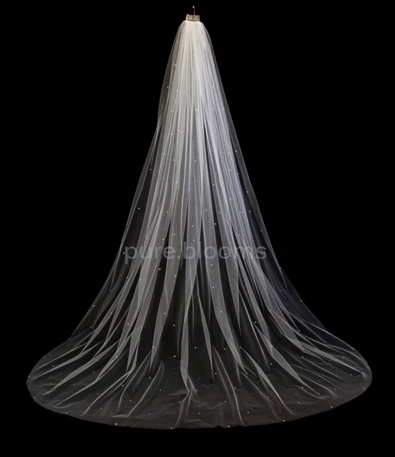 زفاف - Scattered Crystal Bridal Veil in Chapel Length, OTHER SIZES AVAILABLE, White Diamond Ivory Wedding Veil, Style 2010 'Rebecca'