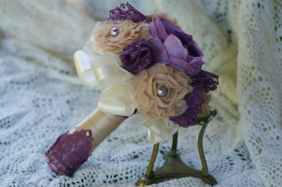زفاف - SALE Purple Rose Brooch Maids Bridal Bouquet Purple Lavender & Beige