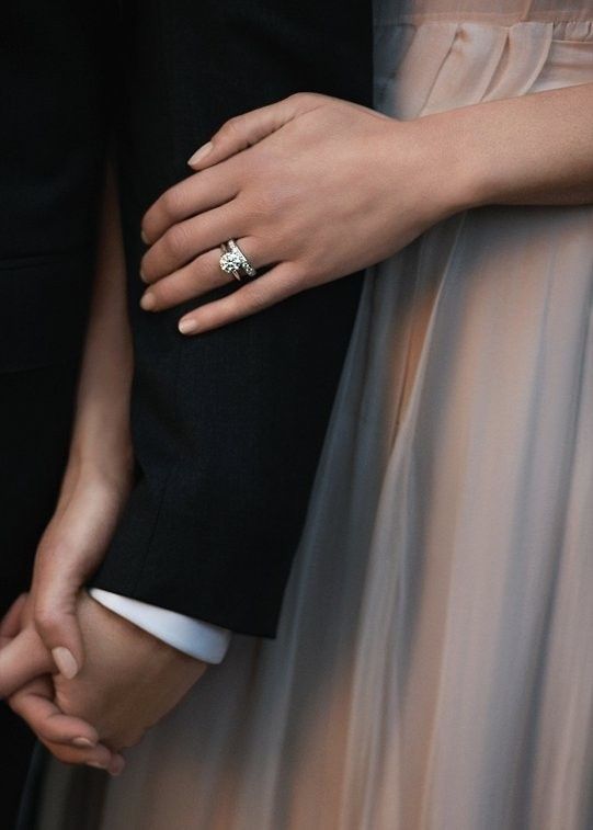 زفاف - The Symbolism Of An Engagement Ring