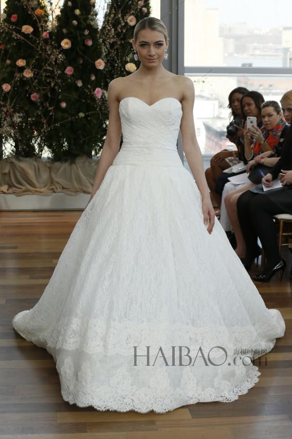 Mariage - 2015 New Arrival Isabelle Armstrong A-Line Wedding Dresses Sweep Train Lace Applique White Chapel Sweetheart Bridal Dress Ball Gowns Online with $139.74/Piece on Hjklp88's Store 