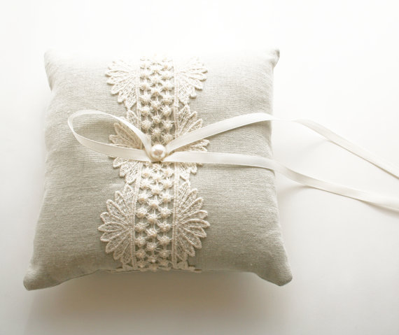 Свадьба - Wedding Ring Pillow, Natural Linen, Ring Bearer Pillow