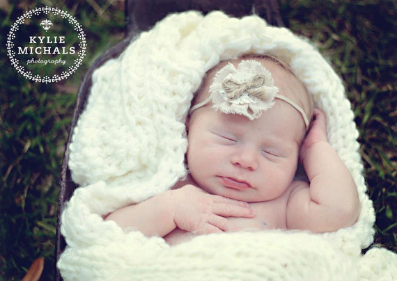 Hochzeit - Linen & Lace headband or clip- photo prop, country wedding, shabby chic, newborns, babies, girl women