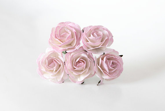 Mariage - 25 pcs - Soft pink and white mulberry paper BIG 4 cm ROSES / wholesale pack