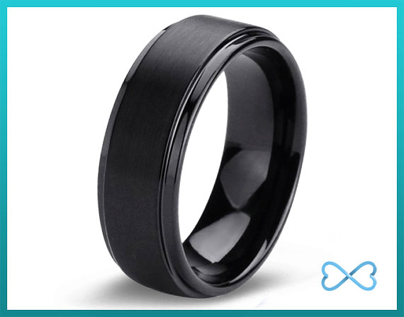 Mariage - Tungsten Wedding Bands,Mens Ring,Mens Wedding Bands,Black Wedding Band,Rings,Beveled Edge,8mm,Engraving,Mans,Anniversary,His Hers,Set,Size