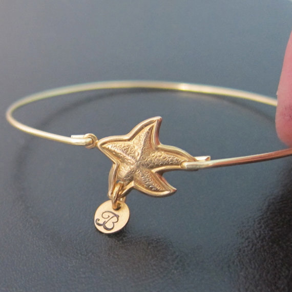 Mariage - Personalized Starfish Bracelet, Starfish Wedding Jewelry, Beach Wedding Gift, Starfish Jewelry, Beach Bridesmaid Gift, Beach Bridal Jewelry