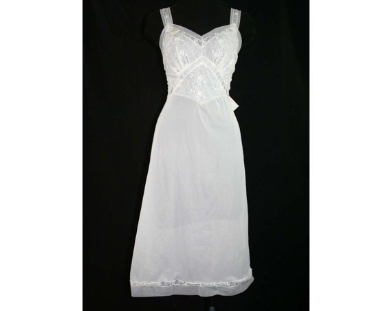 Wedding - Pure White 50s Nightgown - Embroidery & Ribbon - Beautiful - Luxite - Deadstock - NWT - Honeymoon - Size 10 11 - Bust 37.5  41226-1