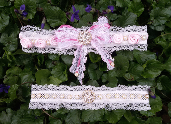 Mariage - bridal garter set, rustic garter, rustic wedding garter, ivory lace garter, wedding leg garter, pearl and lace , ribbon rose garter,