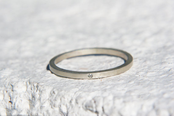زفاف - Thin sterling silver or gold square band with 1mm eco friendly diamond, simple thin ring, gift for her, tiny engagement ring or wedding band