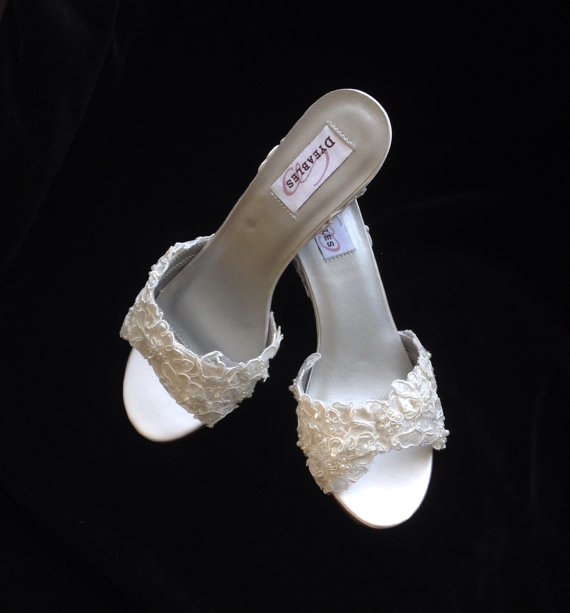 زفاف - Reserved for Daria - Alencon Lace with Pearls Wedge Wedding Shoes - Cassie Sandals - Size 9