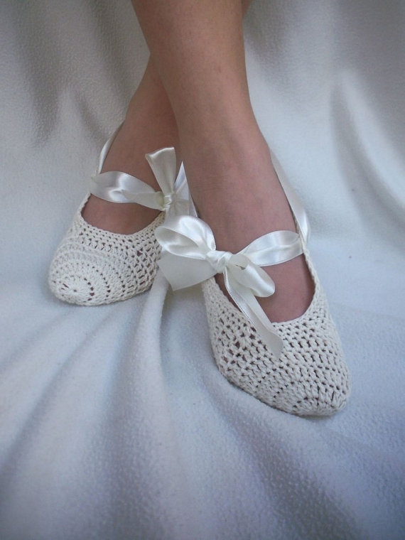 Mariage - Bridal wedding dance shoes slippers Cream Bridal Party Bridesmaid