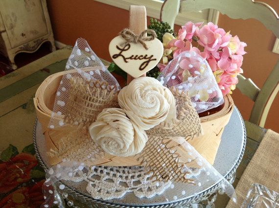 Свадьба - Rustic Flower Girl Basket, Rustic Wedding,Personalized.