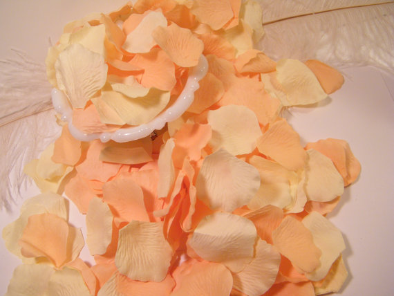 Hochzeit - Rose Bulk Flower Petals, 200 Artifical Petals, Peach and Cream Wedding, Peach and Ivory  Flower Girl Basket Petals, Craft Supplies