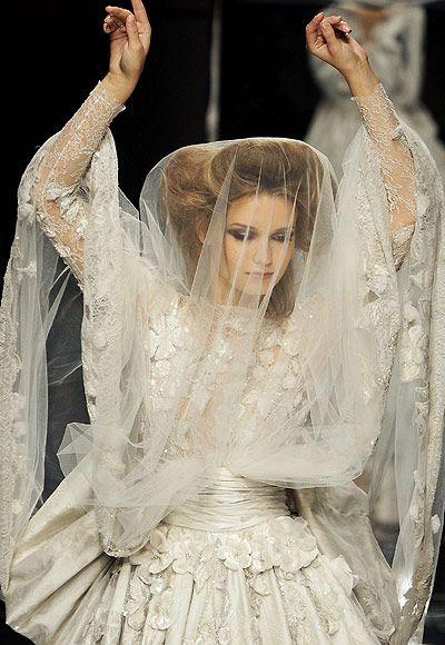 Hochzeit - Elie Saab Bride 2009 Haute Couture Collection