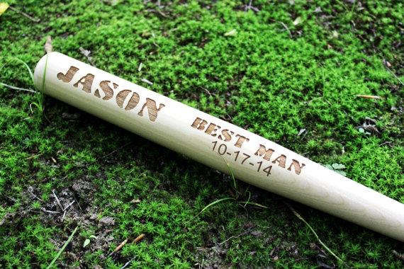 Mariage - Free Engraving Personalized Laser Engraved Mini Baseball Bats Ring Bearer, Groomsmen & Best Man Gifts