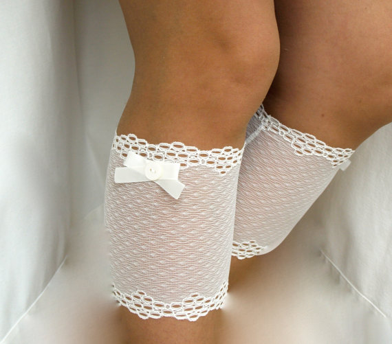 Свадьба - Weddings Lace Boot Cuff Socks, Ivory lace with Ivory bow - boot topper - wellies boot cuff , lace leg warmers/ READY TO SHIP