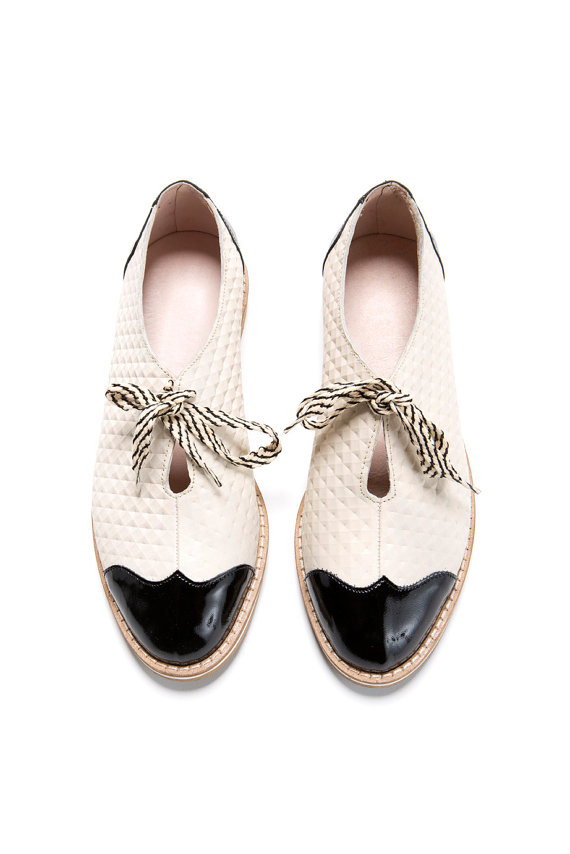 زفاف - Sale 35% off Oxford flat shoes - white and black oxford shoes - tie oxford shoes - Handmade by ImeldaShoes