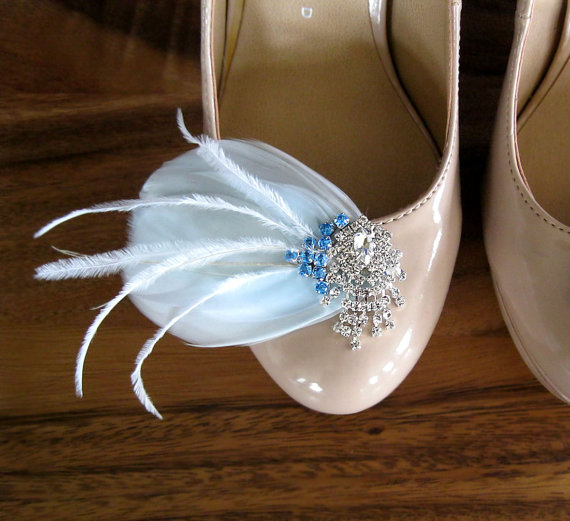 Hochzeit - Something Blue feather and rhinestone bridal feather shoe clips