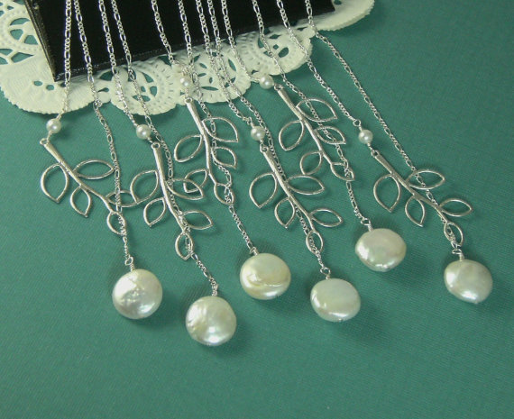 زفاف - Bridesmaid Gift Set of Seven Freshwater Coin Pearl and Leaf Lariat Style Necklaces, Wedding jewelry - ARIANNA NECKLACE