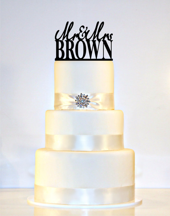 زفاف - Wedding Cake Topper Or Sign Monogram  personalized with "Mr & Mrs" and YOUR Last Name